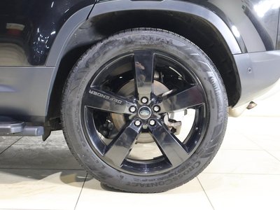 LAND ROVER DEFENDER - 9