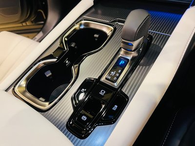 2025 Lexus RX — миниатюра 42