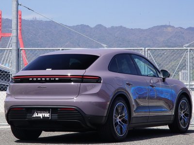 PORSCHE MACAN - 6
