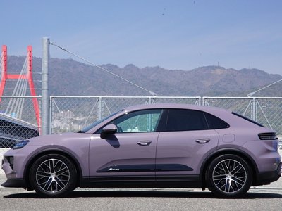 PORSCHE MACAN - 9