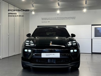 PORSCHE MACAN - 2