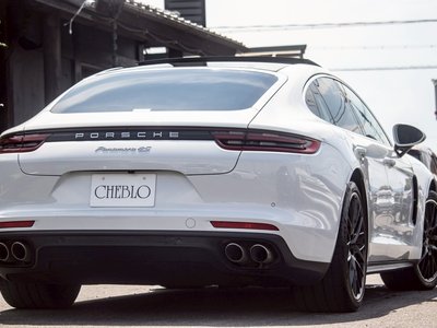 PORSCHE PANAMERA - 10