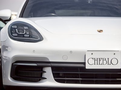 PORSCHE PANAMERA - 4