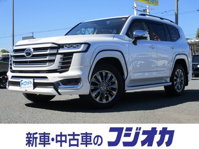 TOYOTA LAND CRUISER 300