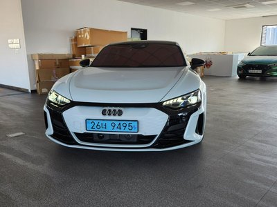 AUDI E-TRON GT - 1