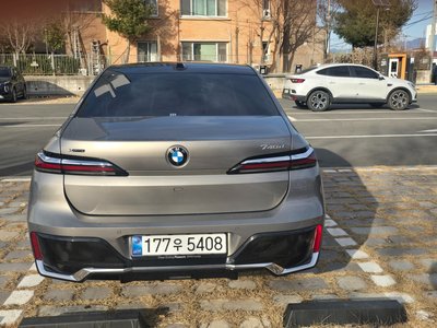 BMW 7 SERIES - 2
