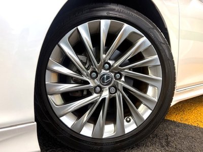 صورة مصغرة 39 لـ 2020 Lexus ES
