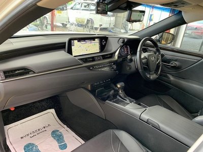 صورة مصغرة 14 لـ 2020 Lexus ES