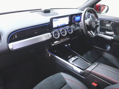 2025 Mercedes-BENZ GLB — миниатюра 11