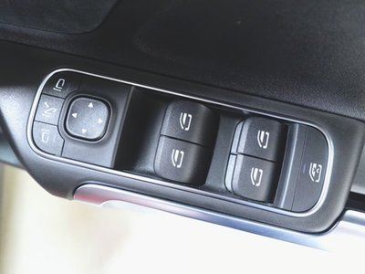 2025 Mercedes-BENZ GLB — миниатюра 23
