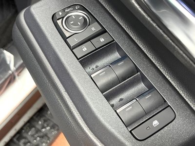 2025 Toyota LAND CRUISER 250 — миниатюра 31