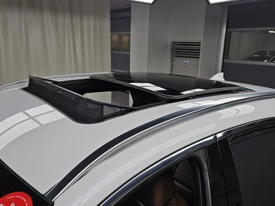 2021 Genesis GV70 thumbnail 19