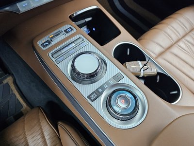 2021 Genesis GV70 photo 9