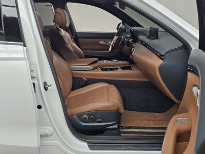 2021 Genesis GV70 thumbnail 11