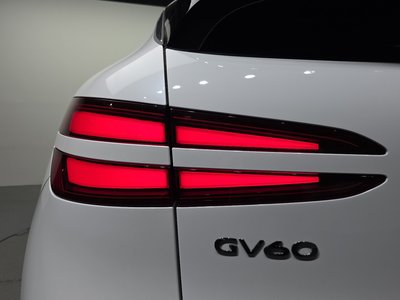2022 Genesis GV60 — миниатюра 11