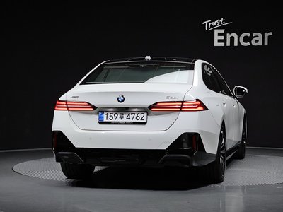 2026 BMW 5 SERIES 照片 4