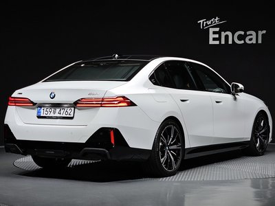 2026 BMW 5 SERIES 照片 3