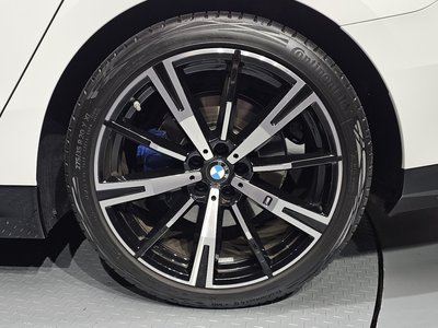 2026 BMW 5 SERIES 照片 8