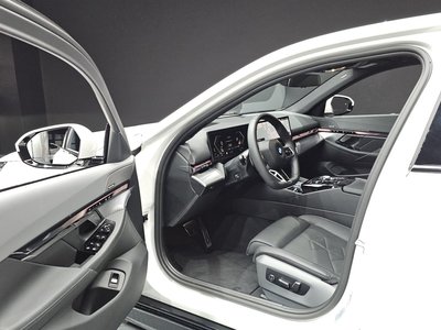 2026 BMW 5 SERIES — миниатюра 13