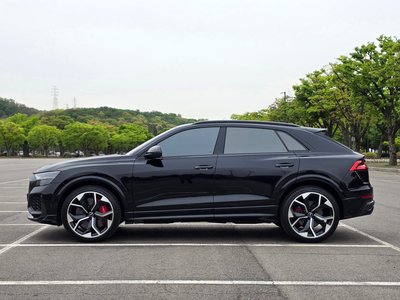AUDI RS Q8 - 6