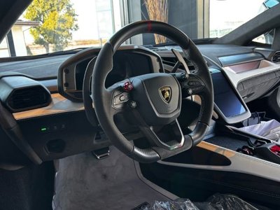 صورة 9 لـ 2025 Lamborghini REVUELTO