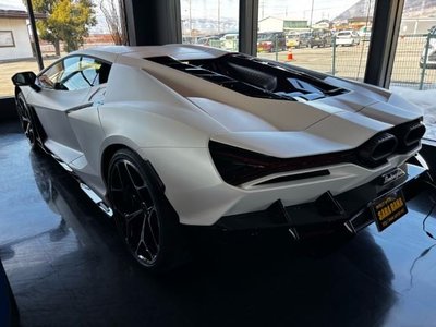 صورة 3 لـ 2025 Lamborghini REVUELTO
