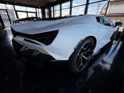 صورة 5 لـ 2025 Lamborghini REVUELTO
