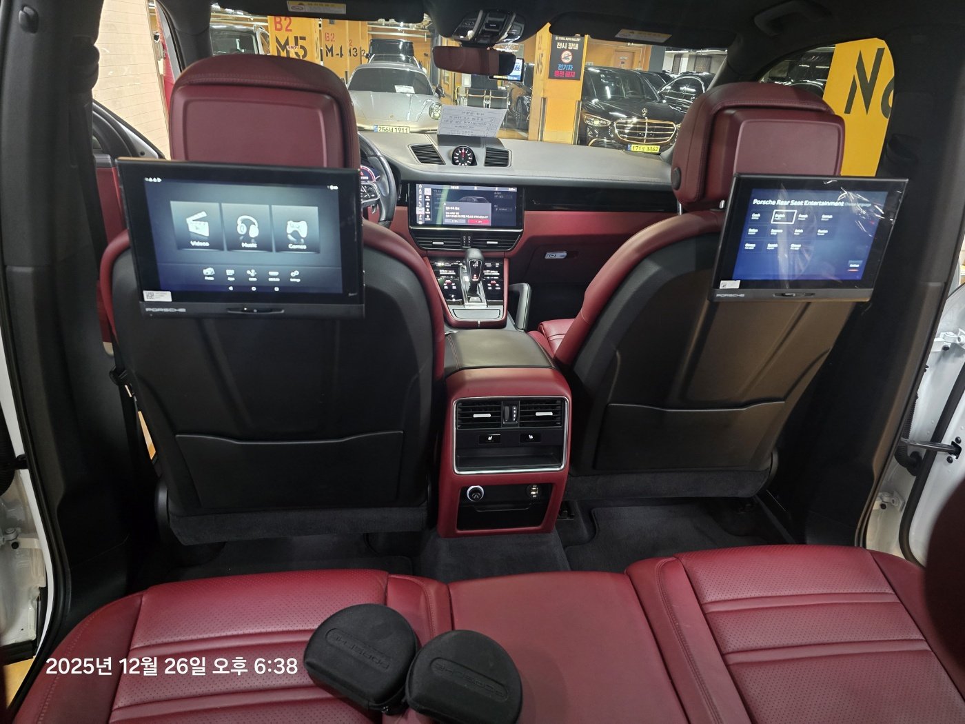 PORSCHE CAYENNE - View 1