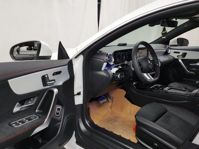 MERCEDES-BENZ CLA - 10