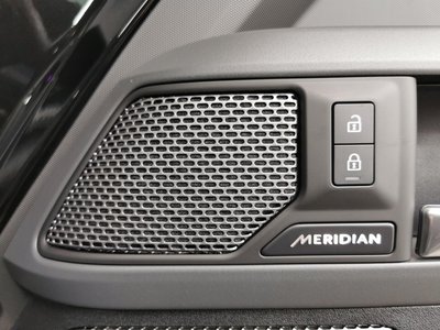 LAND ROVER DEFENDER - 7