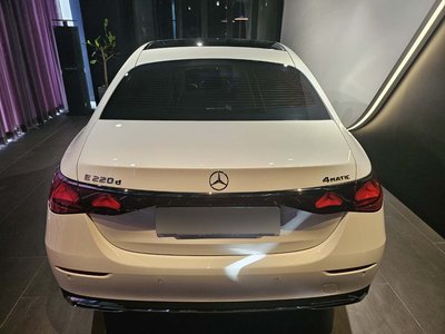 MERCEDES-BENZ E-CLASS - 3