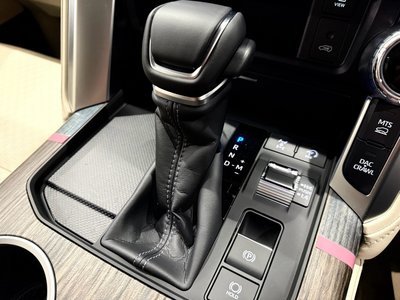 2025 Toyota LAND CRUISER 300 — миниатюра 18
