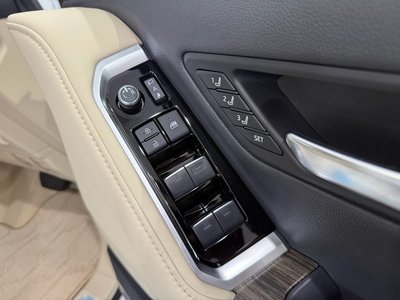 2025 Toyota LAND CRUISER 300 — миниатюра 42
