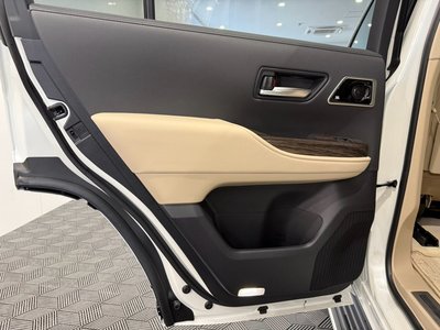 2025 Toyota LAND CRUISER 300 — миниатюра 37