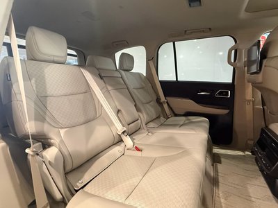 2025 Toyota LAND CRUISER 300 — миниатюра 28