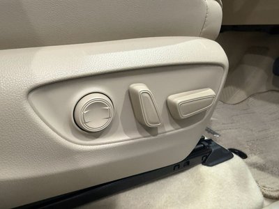 2025 Toyota LAND CRUISER 300 — миниатюра 39
