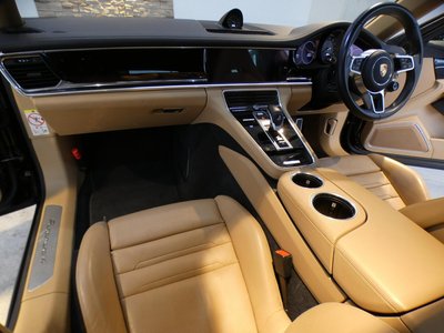 PORSCHE PANAMERA SPORT TURISMO - 8