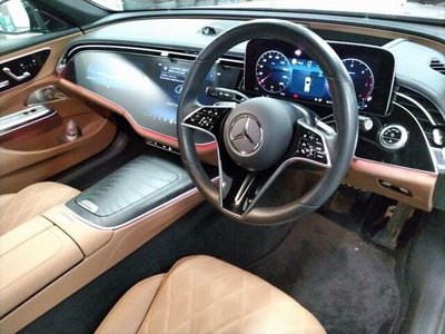 صورة 3 لـ 2024 Mercedes-BENZ E-CLASS