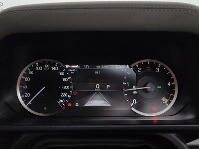 LAND ROVER DEFENDER - 8