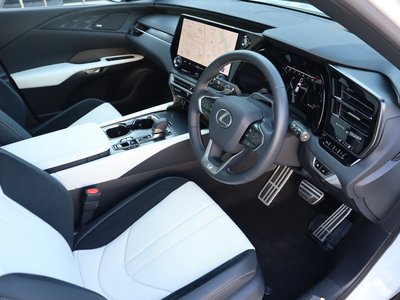 صورة مصغرة 47 لـ 2025 Lexus RX
