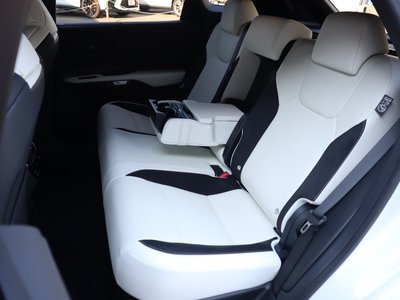 صورة مصغرة 52 لـ 2025 Lexus RX
