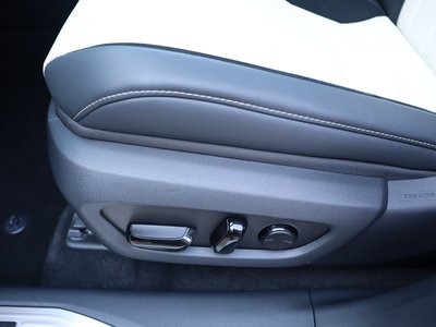 صورة مصغرة 40 لـ 2025 Lexus RX