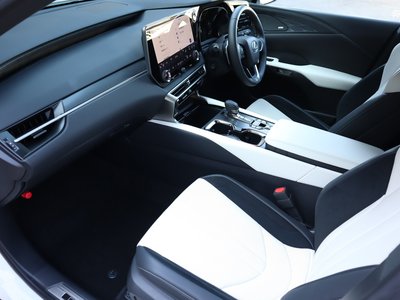 صورة مصغرة 51 لـ 2025 Lexus RX