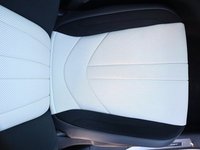 صورة مصغرة 54 لـ 2025 Lexus RX