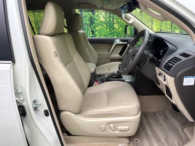 TOYOTA LAND CRUISER - 8