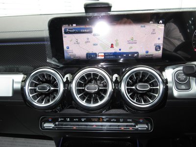 صورة مصغرة 19 لـ 2025 Mercedes-BENZ GLB