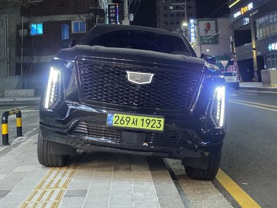CADILLAC ESCALADE - 2