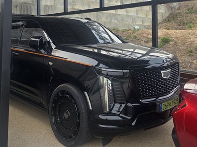 CADILLAC ESCALADE - 1
