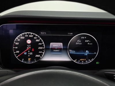 MERCEDES-BENZ E-CLASS - 8
