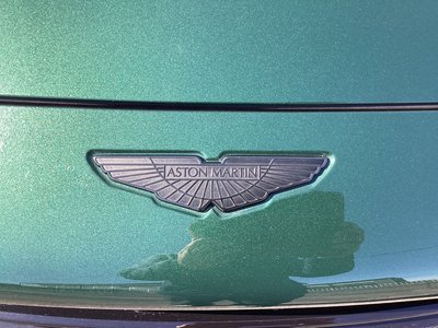 ASTON MARTIN DBX - 7